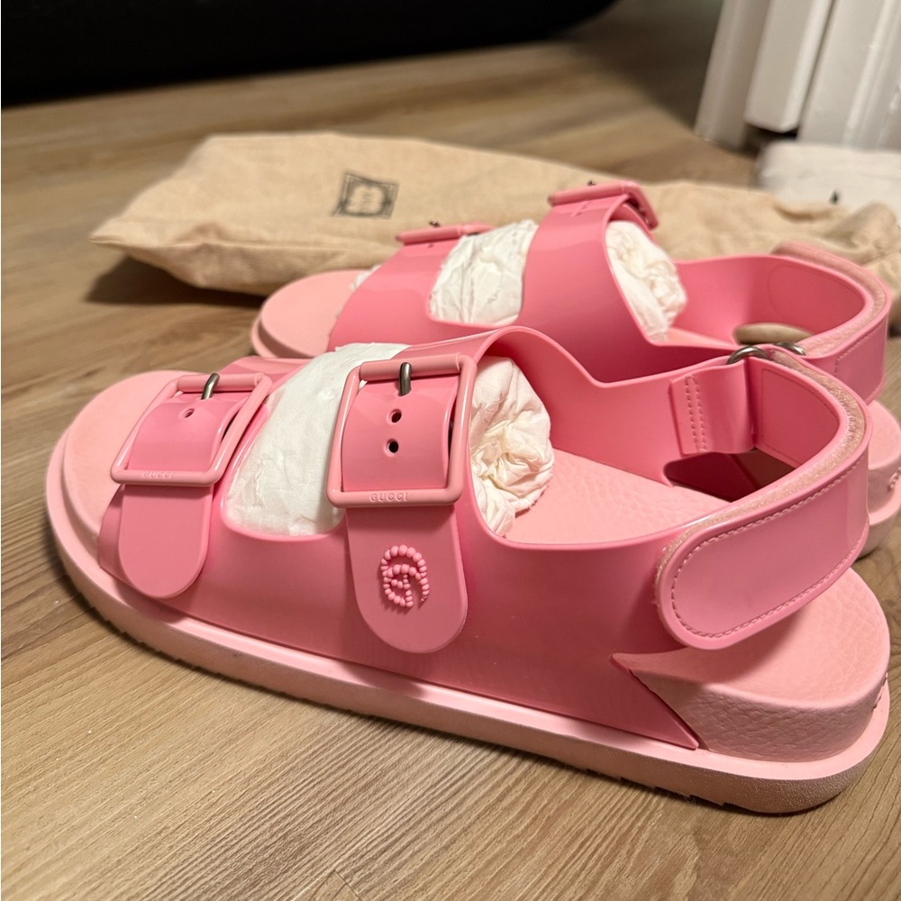 Pink Gucci sandals for sale! Worn once
